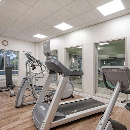 Holiday Inn Express Hotel & Suites Ottawa Airport By Ihg Extérieur photo