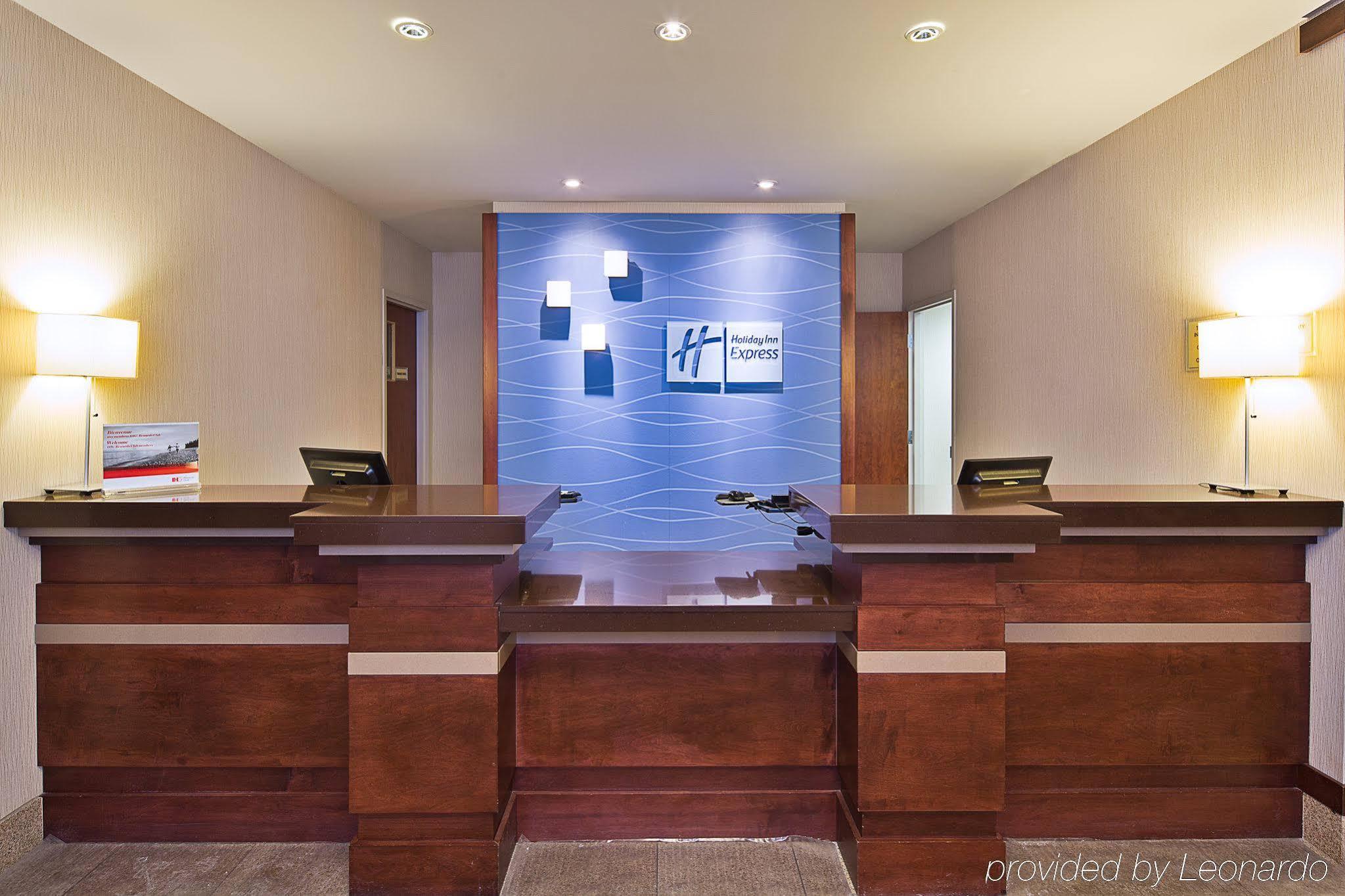 Holiday Inn Express Hotel & Suites Ottawa Airport By Ihg Extérieur photo