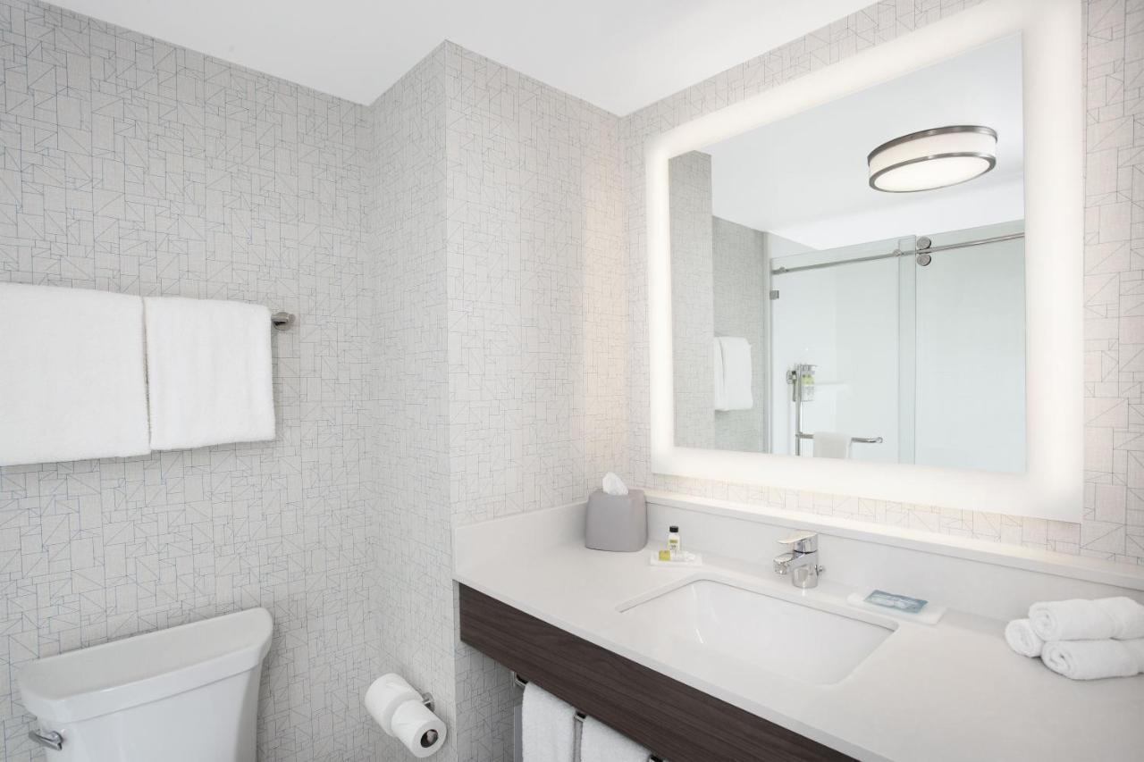 Holiday Inn Express Hotel & Suites Ottawa Airport By Ihg Extérieur photo