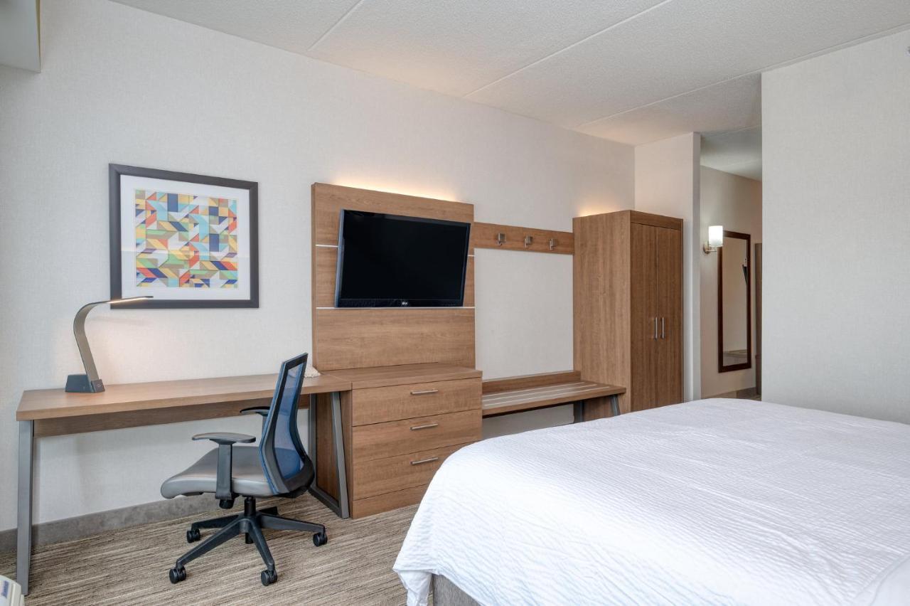 Holiday Inn Express Hotel & Suites Ottawa Airport By Ihg Extérieur photo