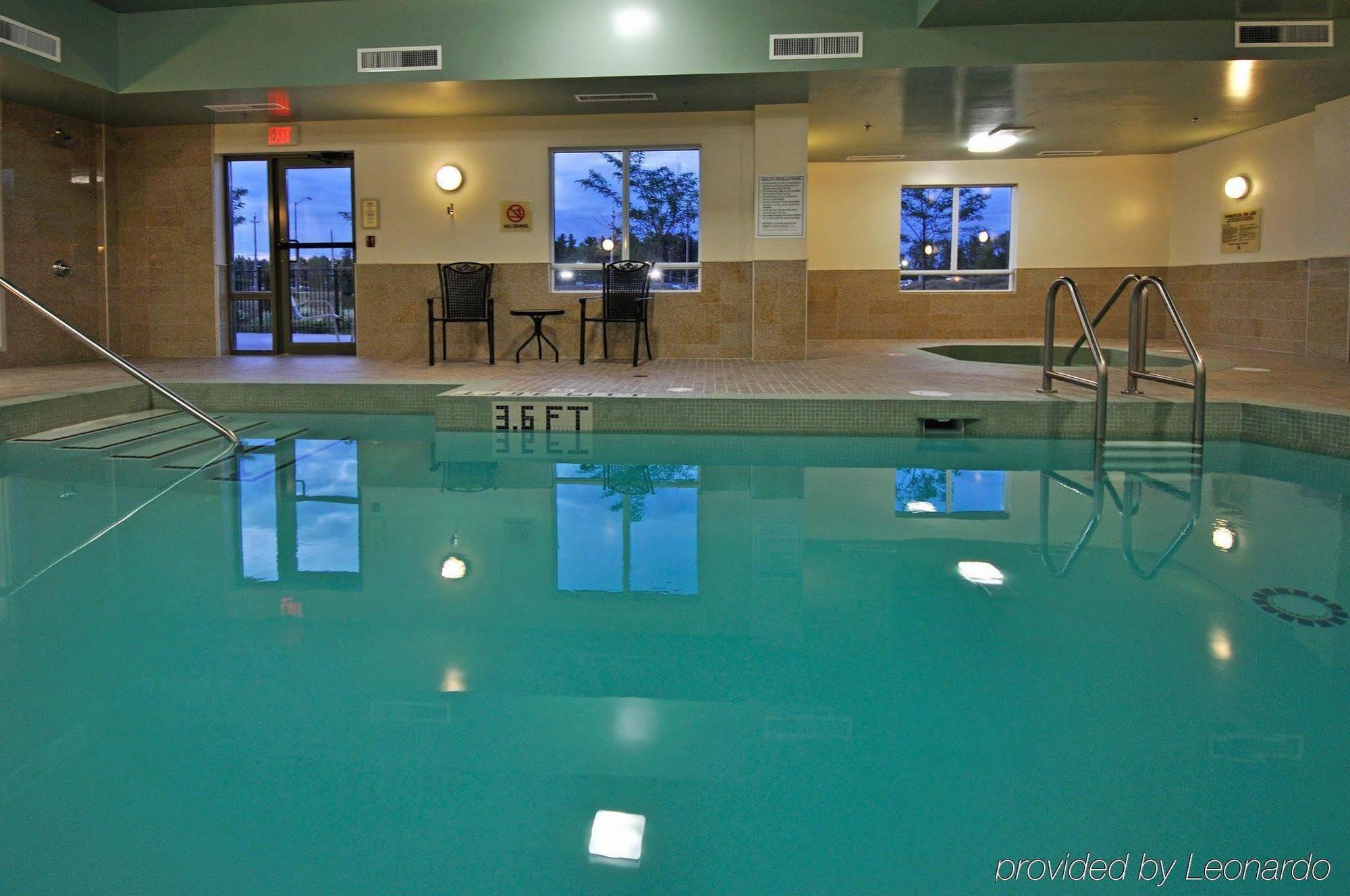 Holiday Inn Express Hotel & Suites Ottawa Airport By Ihg Extérieur photo