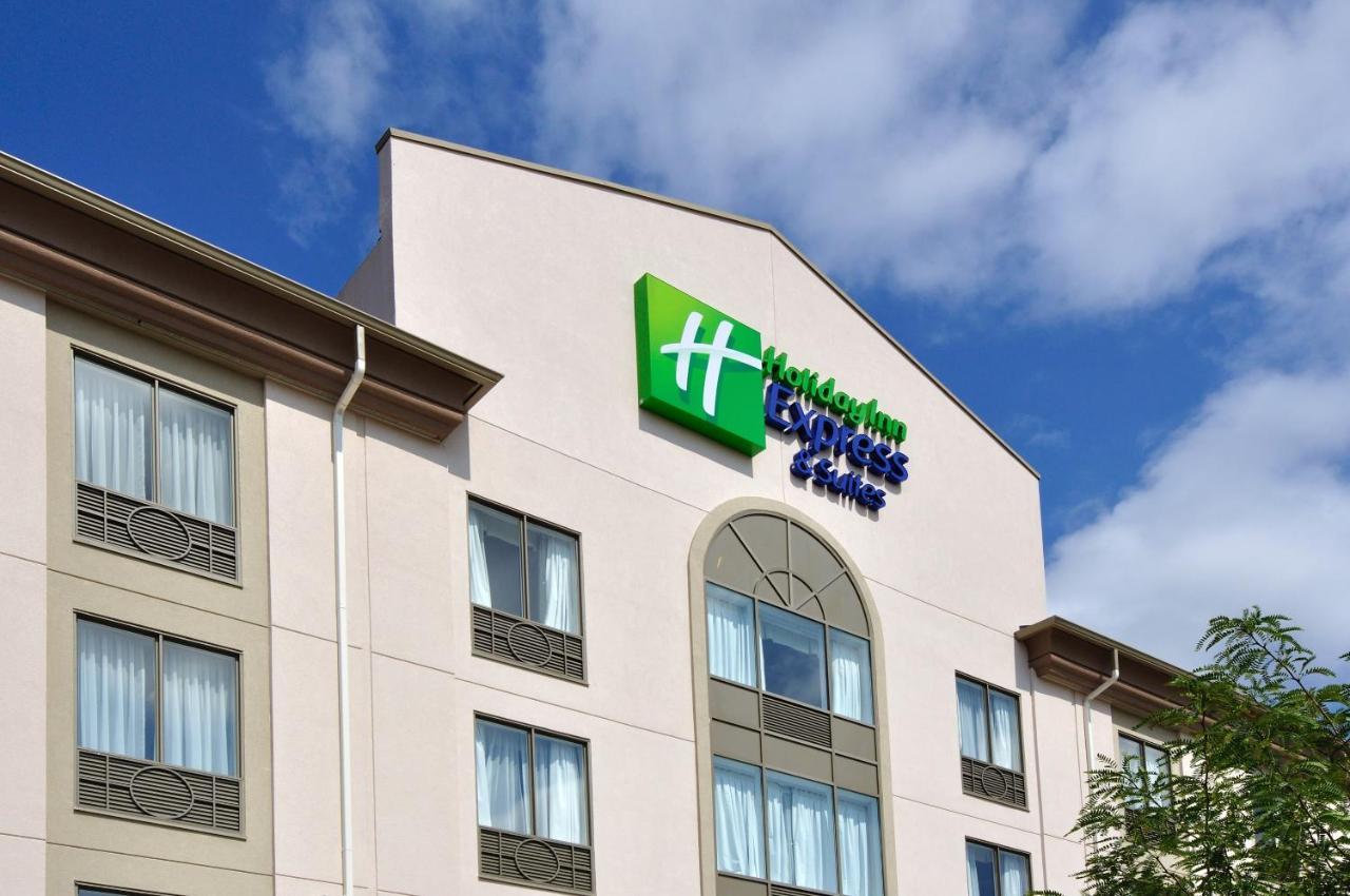 Holiday Inn Express Hotel & Suites Ottawa Airport By Ihg Extérieur photo